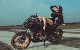 Woman motorcycle fashion pose bianjingzhao - bian jingzhao free wallpaper