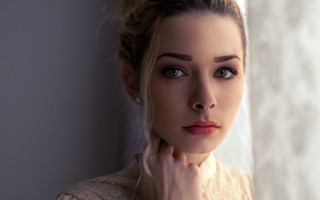 Woman braid blueeyes portrait posing - a braid free wallpaper