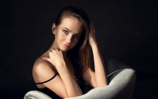 Elina karimova portrait sitting 3d - portrait photography free wallpaper for desktop