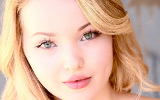 Blonde woman blue eyes wind 4 - the wind free wallpaper