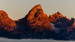 Mountain clouds birds fire romanesc - a few cloud below free wallpaper