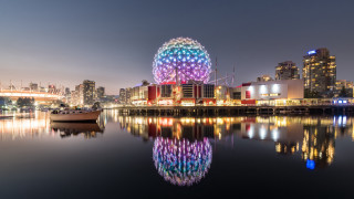 Vancouver night cityscape ferriswheel boat - symmetrical balance free wallpaper