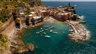 Cliffside village ocean boat city - the cliff free wallpaper