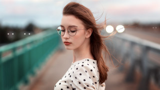 Woman glasses cellphone bridge bokeh - glass free wallpaper