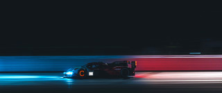 Car night red blue light - rim free wallpaper
