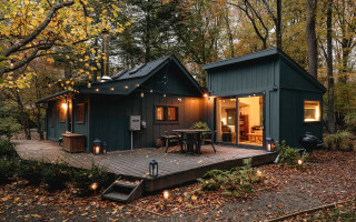 Small cabin woods autumn cityscape - a small cabin free wallpaper