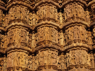 Ornate wall statues clock close - complexity free wallpaper