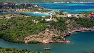 Island boat town beach panorama - a small island free wallpaper