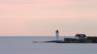 Lighthouse island boat ocean scenery - a small island in the middle of the ocean free wallpaper