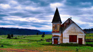Church field dirt road cloudy - a dirt road free wallpaper