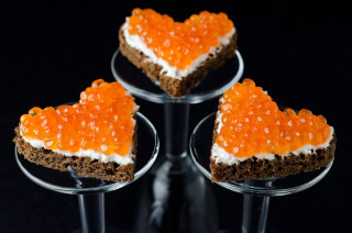 Three cakes orange white glass - a black surface free wallpaper