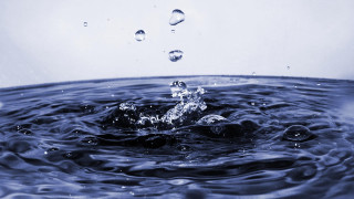 Blue water bubbles bowl macro - a blue liquid free wallpaper