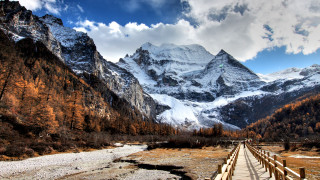 Wooden walkway mountain river snow - a wooden walkway free wallpaper