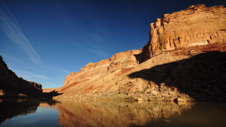 Mountain water cliff city bridge - a cliff in the background free wallpaper