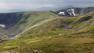 Mountain lake panorama ada hill - a few mountain free wallpaper