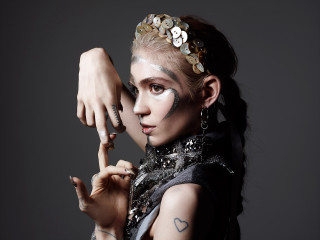 Woman face paint hair comb - eva frankfurther free wallpaper