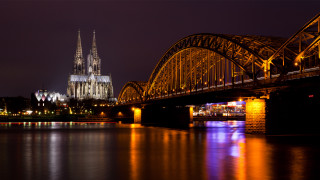 Bridge cathedral river night lights - a bridge free wallpaper