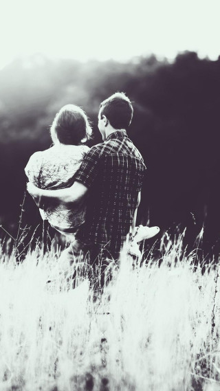 Couple people field tall grass - florianne becker free wallpaper