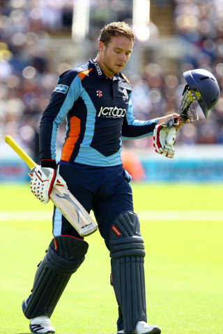Cricket man helmet bat grass - dada free wallpaper