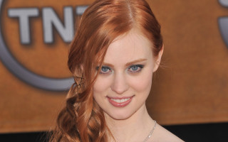 Red haired blue eyed smiling - free portrait wallpaper