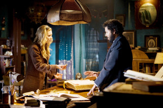 Man woman talking room book - a book free wallpaper