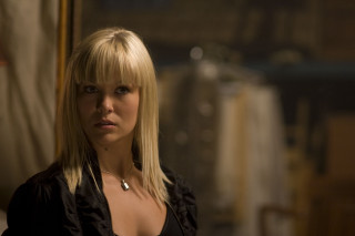 Blonde woman serious mirror camera - naturalism free wallpaper