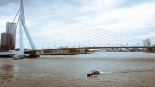 Boat river bridge tall building - kinetic free wallpaper