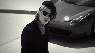 Man tattoo sunglasses car parking - tachisme free wallpaper