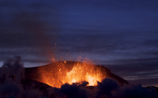 Volcano lava night clouds dark - a volcano free wallpaper