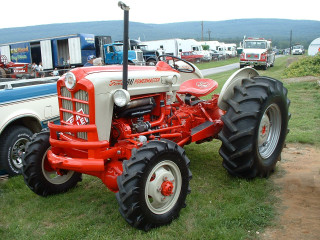 Tractor white truck blue truck - lush free wallpaper