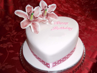 Heart shaped cake flower red - a red tablecloth free wallpaper