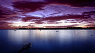 Night water purple sky boats - a purple sky above free wallpaper