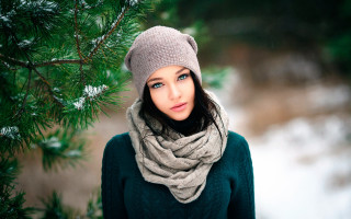 Woman hat scarf tree winter - a hat and scarf free wallpaper