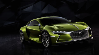 Green sports car triangular pattern - a green sports car free wallpaper