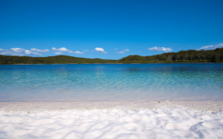 Australian impressionist lake hill sky - a hill in the background free wallpaper