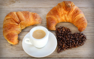 Coffee croissant table food beans - morning free wallpaper