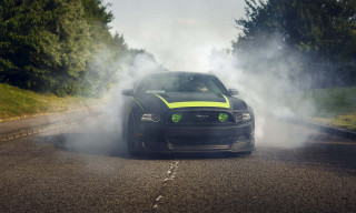 Car yellow stripe smoke cobra - a yellow stripe free wallpaper
