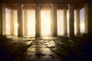 Dilapidated room columns sunset light - apelle free wallpaper