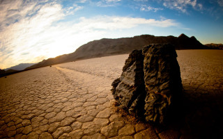 Desert rock clouds horizon mountain - art free wallpaper for desktop