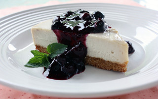 Cheesecake blueberry sauce leaf fork - food photography free wallpaper