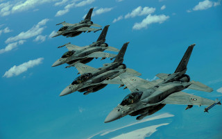 Fighter jets formation clouds ocean - bird free wallpaper for desktop