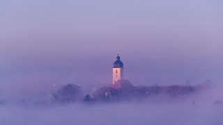 Large building clock tower foggy - a large building free wallpaper