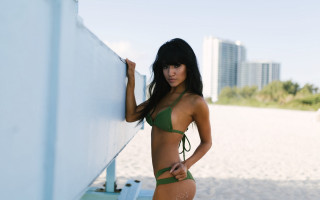 Beach woman city bikini polaroid - against free wallpaper