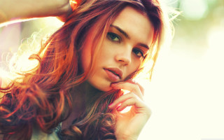 Woman longhair portrait redhair makeup - her chin free wallpaper