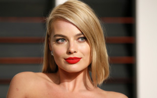 Woman redlipstick blackdress whitewall blondejewelry - avgust černigoj free wallpaper