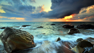 Sunset ocean rocks waves dusk - the shore free wallpaper