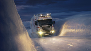 Snowy night truck horizon mountain - a truck free wallpaper