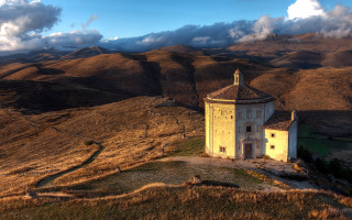 Small church hill mountains cloudy - correggio free wallpaper