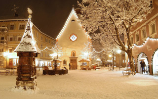 Snowy street clocktower lit building 3 - a snowy street free wallpaper