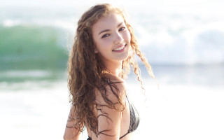 Beach bikini woman ocean wave - claire falkenstein free wallpaper